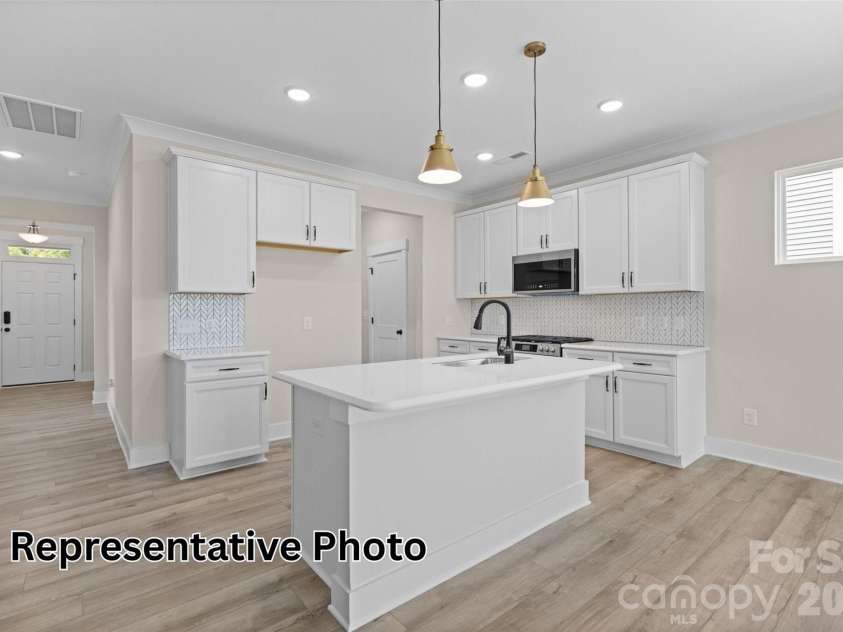 13110 Foxberry Road, Charlotte, NC 28213.  MLS# CAR4360462, YatesRealty ID 19527. 