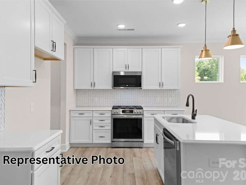 13110 Foxberry Road, Charlotte, NC 28213.  MLS# CAR4360462, YatesRealty ID 19527. 
