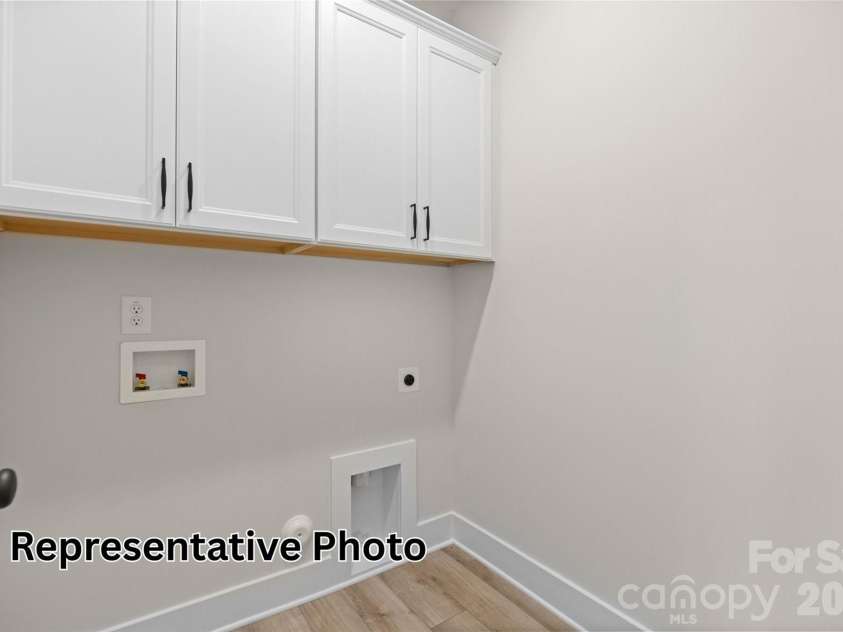 13110 Foxberry Road, Charlotte, NC 28213.  MLS# CAR4360462, YatesRealty ID 19527. 