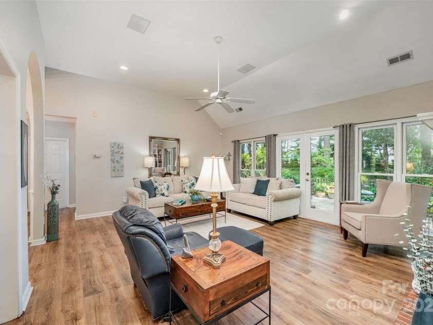 5208 Black Oak Lane, Waxhaw, NC 28173.  MLS# CAR4259258, YatesRealty ID 19528. Great room from hall