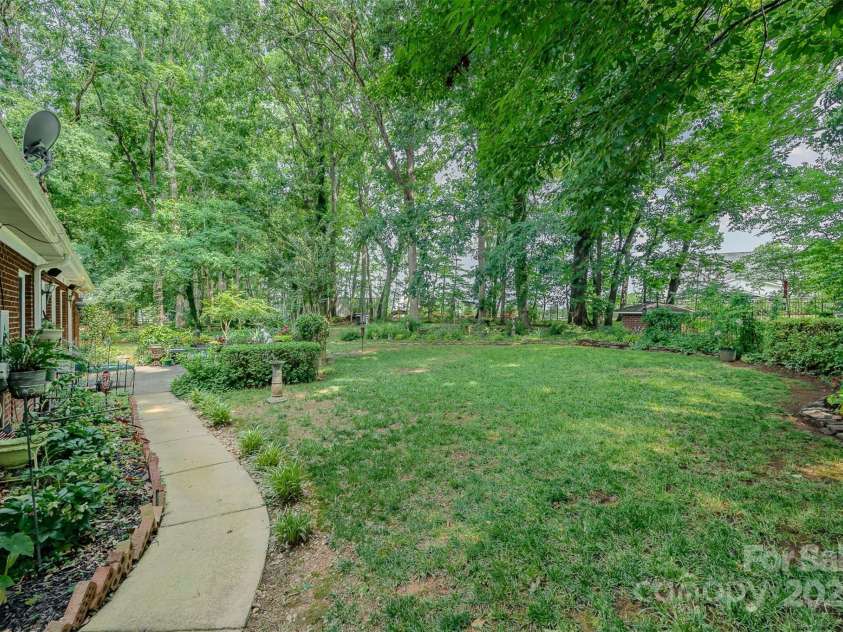 5208 Black Oak Lane, Waxhaw, NC 28173.  MLS# CAR4259258, YatesRealty ID 19528. Rear of home