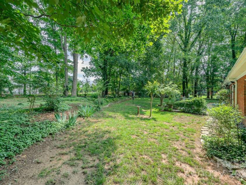 5208 Black Oak Lane, Waxhaw, NC 28173.  MLS# CAR4259258, YatesRealty ID 19528. Rear yard