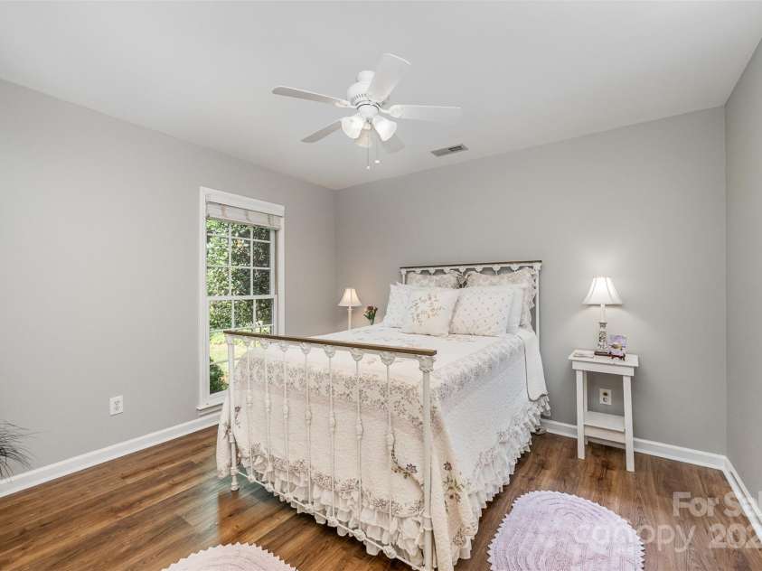 5208 Black Oak Lane, Waxhaw, NC 28173.  MLS# CAR4259258, YatesRealty ID 19528. Second bedroom