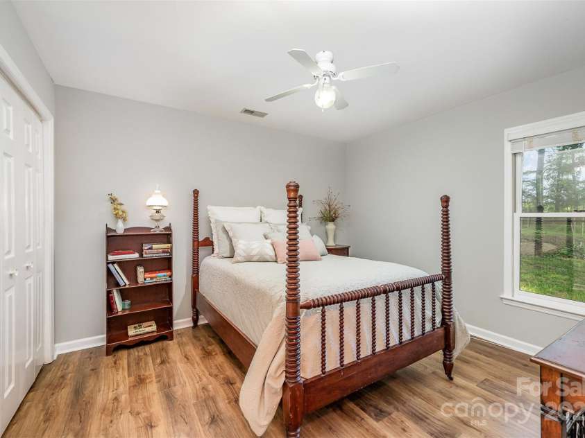 5208 Black Oak Lane, Waxhaw, NC 28173.  MLS# CAR4259258, YatesRealty ID 19528. Third bedroom