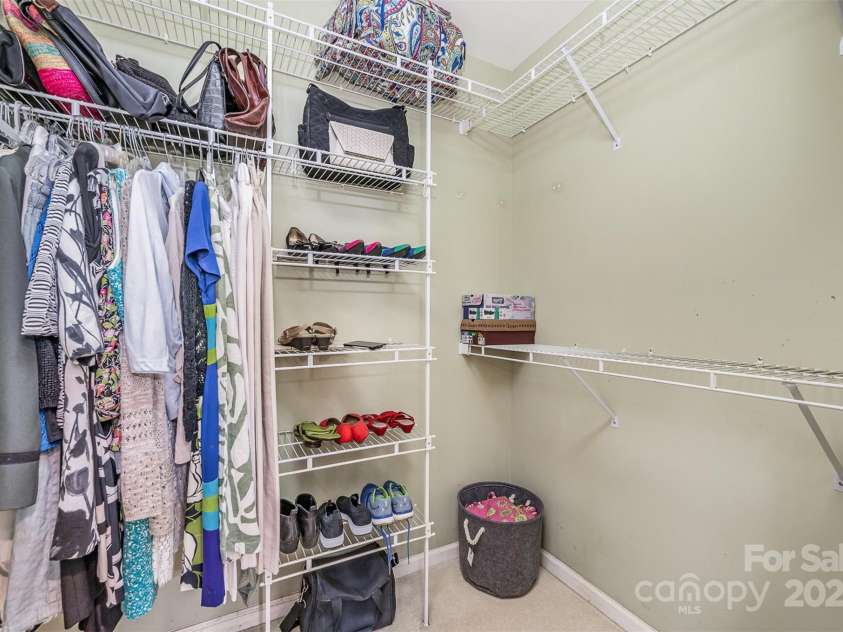 5208 Black Oak Lane, Waxhaw, NC 28173.  MLS# CAR4259258, YatesRealty ID 19528. Walk-in closet