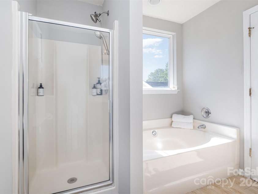 13528 Philip Michael Road, Huntersville, NC 28078.  MLS# CAR4309693, YatesRealty ID 19529. Master Bathroom