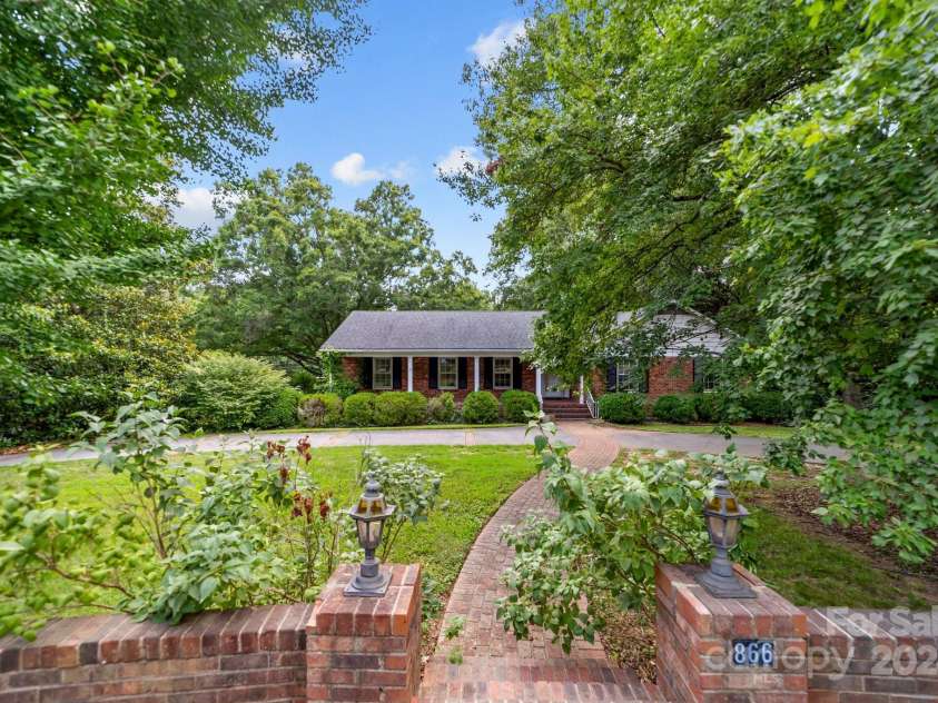 866 Concord Road, Davidson, NC 28036.  MLS# CAR4160164, YatesRealty ID 1953. 
