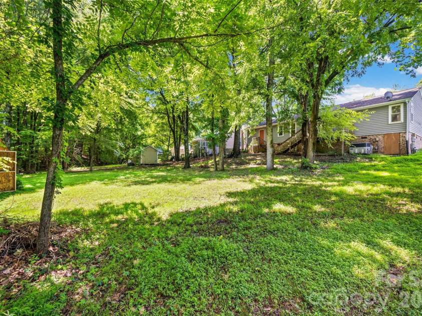 11230 Mallard Crossing Drive, Charlotte, NC 28262.  MLS# CAR4401799, YatesRealty ID 19530. 