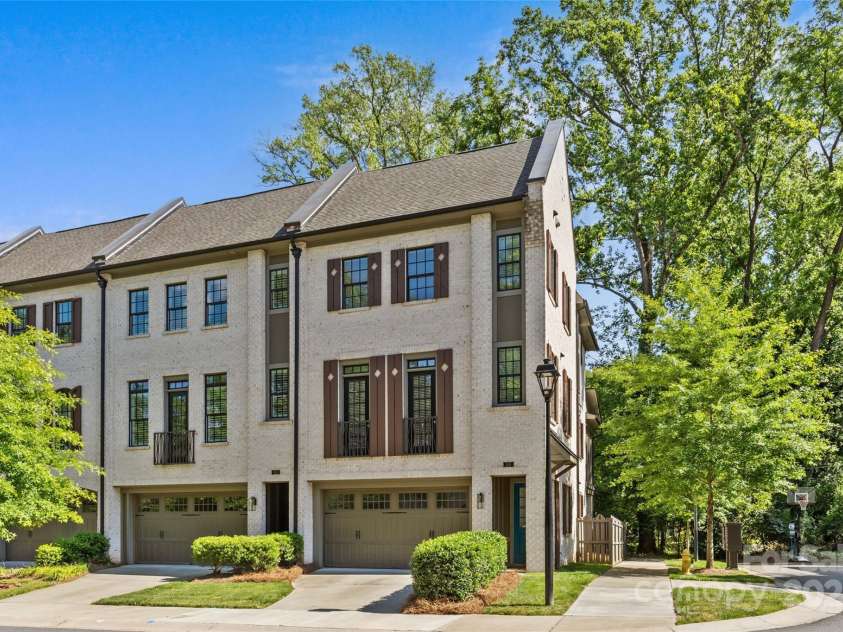2906 Hillside Springs Drive, Charlotte, NC 28209.  MLS# CAR4256051, YatesRealty ID 19530. 