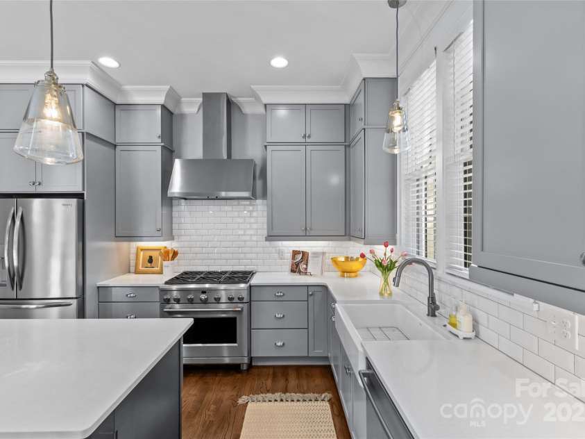 2906 Hillside Springs Drive, Charlotte, NC 28209.  MLS# CAR4256051, YatesRealty ID 19530. 