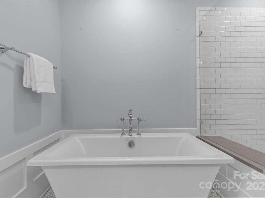 2906 Hillside Springs Drive, Charlotte, NC 28209.  MLS# CAR4256051, YatesRealty ID 19530. 