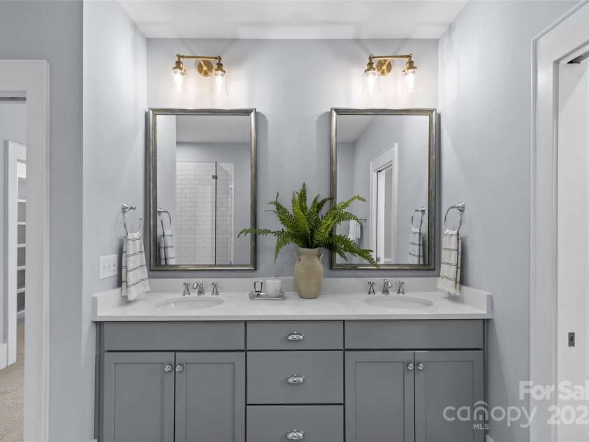 2906 Hillside Springs Drive, Charlotte, NC 28209.  MLS# CAR4256051, YatesRealty ID 19530. 