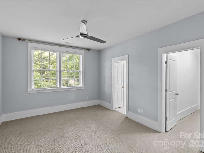 2906 Hillside Springs Drive, Charlotte, NC 28209.  MLS# CAR4256051, YatesRealty ID 19530. 