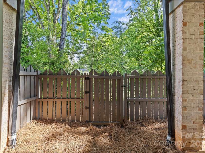 2906 Hillside Springs Drive, Charlotte, NC 28209.  MLS# CAR4256051, YatesRealty ID 19530. 