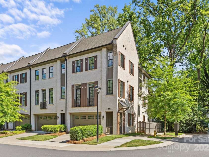 2906 Hillside Springs Drive, Charlotte, NC 28209.  MLS# CAR4256051, YatesRealty ID 19530. 
