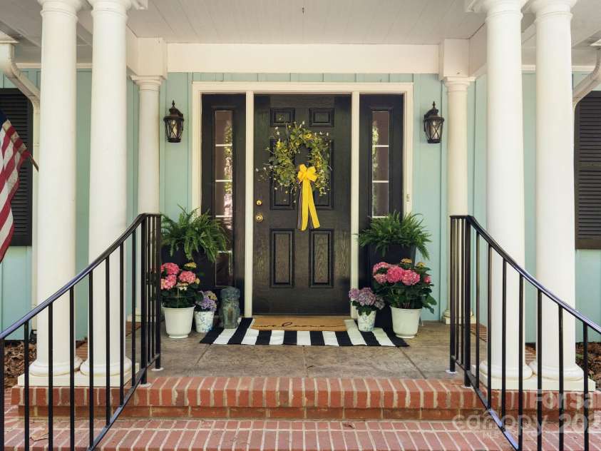 108 Augusta Drive, Statesville, NC 28625.  MLS# CAR4253346, YatesRealty ID 19531. 