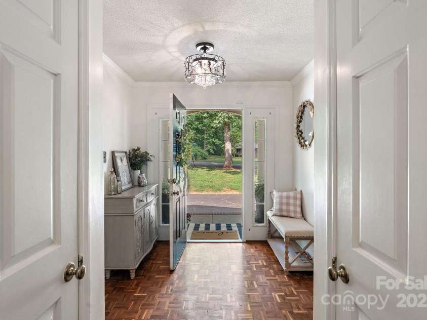 108 Augusta Drive, Statesville, NC 28625.  MLS# CAR4253346, YatesRealty ID 19531. 