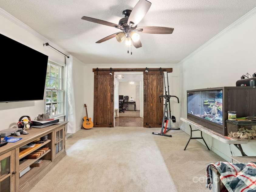 108 Augusta Drive, Statesville, NC 28625.  MLS# CAR4253346, YatesRealty ID 19531. 