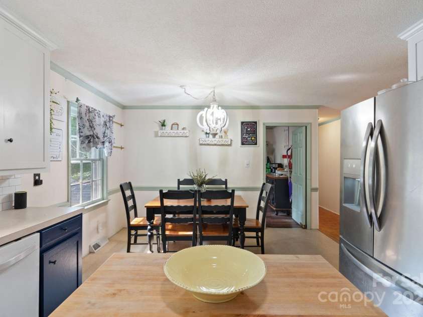 108 Augusta Drive, Statesville, NC 28625.  MLS# CAR4253346, YatesRealty ID 19531. 