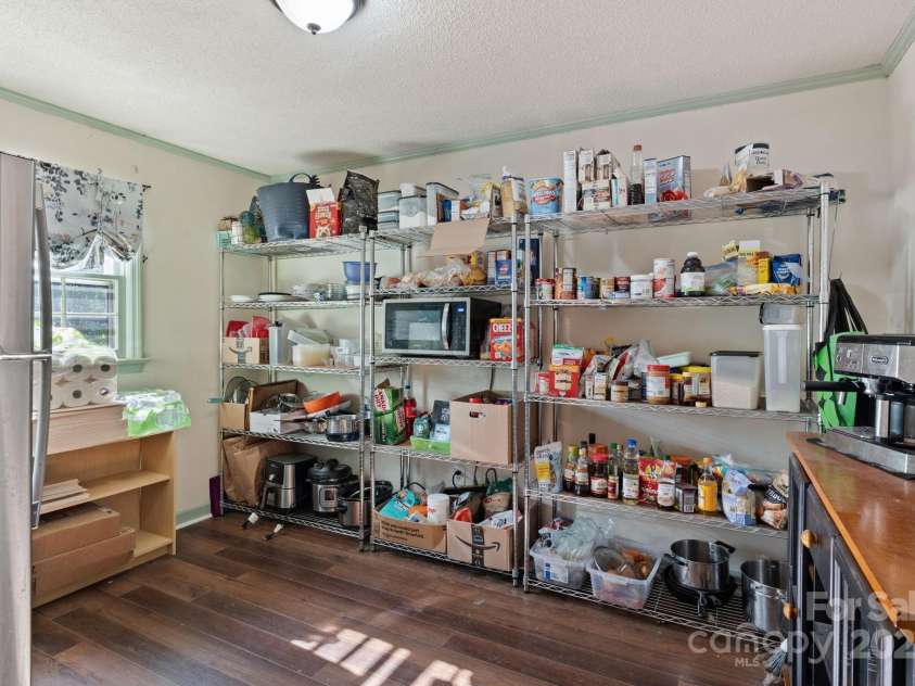 108 Augusta Drive, Statesville, NC 28625.  MLS# CAR4253346, YatesRealty ID 19531. 