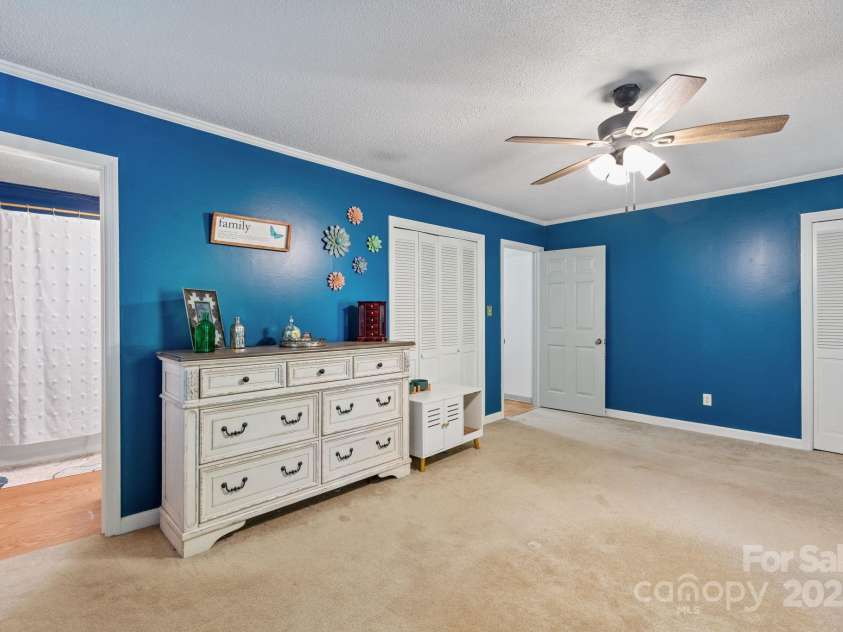 108 Augusta Drive, Statesville, NC 28625.  MLS# CAR4253346, YatesRealty ID 19531. 