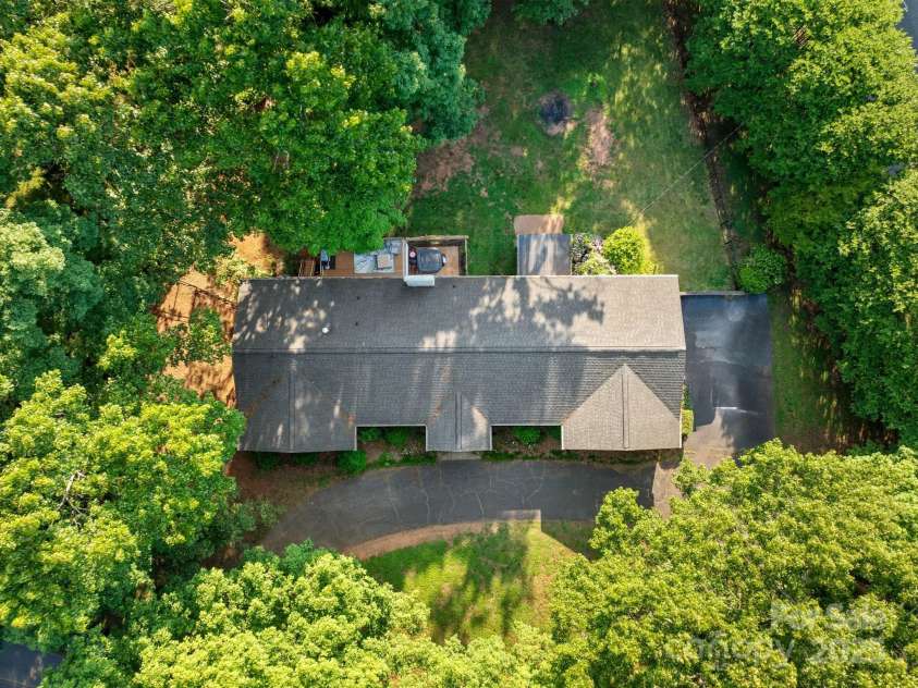 108 Augusta Drive, Statesville, NC 28625.  MLS# CAR4253346, YatesRealty ID 19531. 