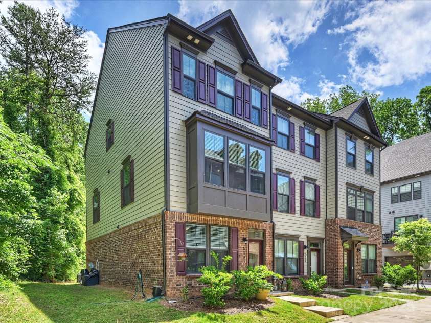 513 Cubitt Court, Charlotte, NC 28205.  MLS# CAR4264462, YatesRealty ID 19533. 