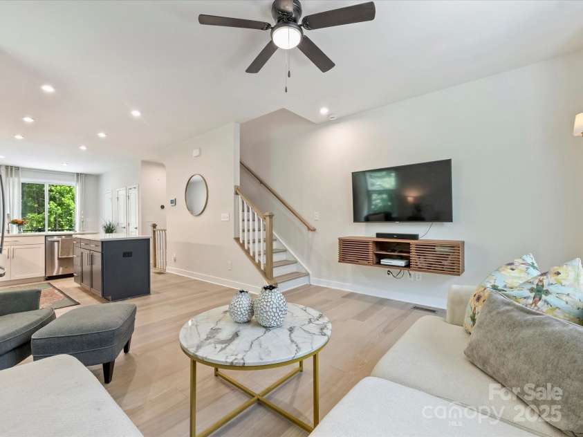 513 Cubitt Court, Charlotte, NC 28205.  MLS# CAR4264462, YatesRealty ID 19533. 