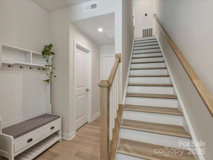 513 Cubitt Court, Charlotte, NC 28205.  MLS# CAR4264462, YatesRealty ID 19533. Drop zone