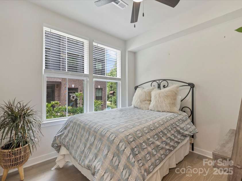 513 Cubitt Court, Charlotte, NC 28205.  MLS# CAR4264462, YatesRealty ID 19533. Main level bedroom