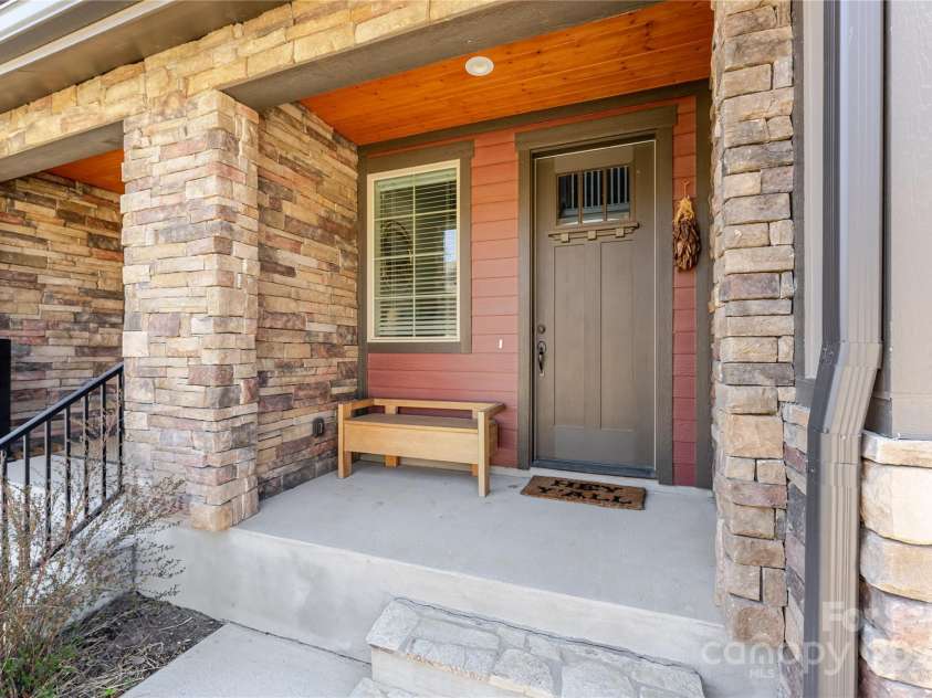 521 Sweet Birch Park Lane, Black Mountain, NC 28711.  MLS# CAR4246773, YatesRealty ID 19534. 