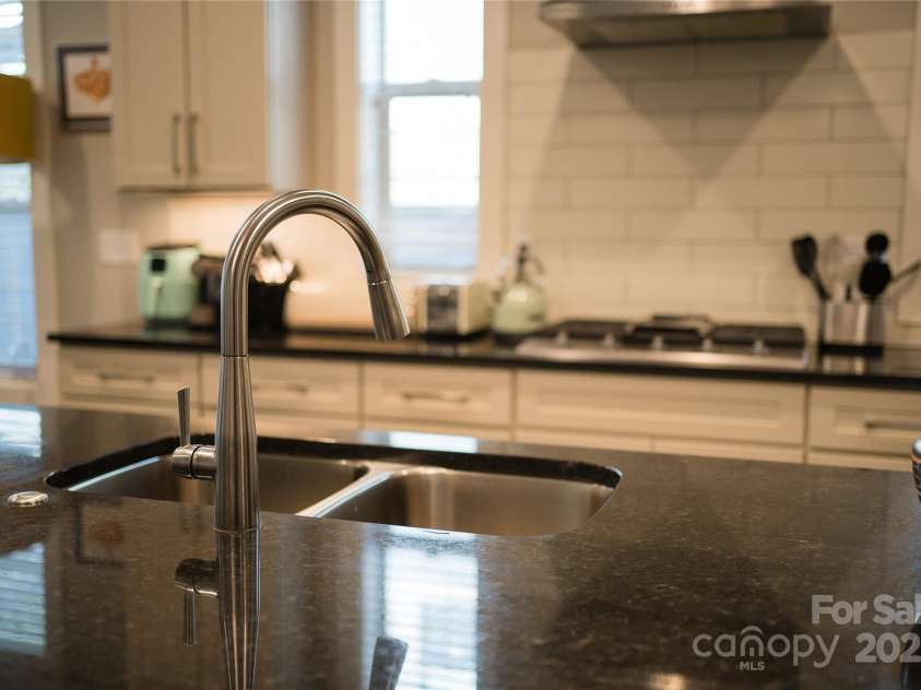 521 Sweet Birch Park Lane, Black Mountain, NC 28711.  MLS# CAR4246773, YatesRealty ID 19534. 