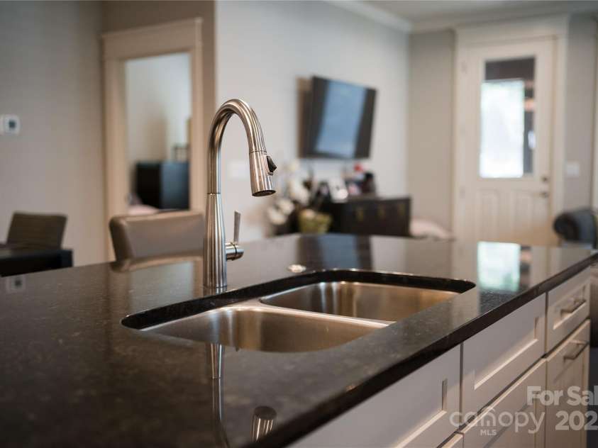 521 Sweet Birch Park Lane, Black Mountain, NC 28711.  MLS# CAR4246773, YatesRealty ID 19534. 