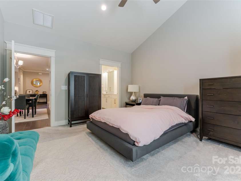 521 Sweet Birch Park Lane, Black Mountain, NC 28711.  MLS# CAR4246773, YatesRealty ID 19534. 