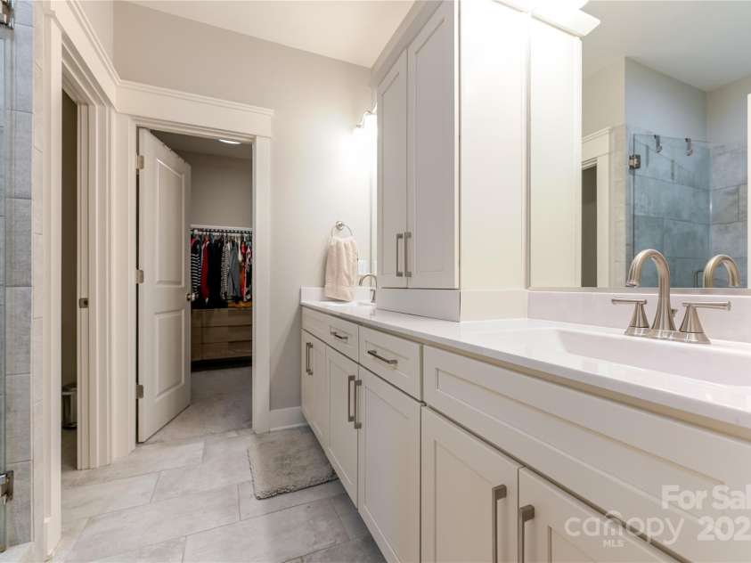 521 Sweet Birch Park Lane, Black Mountain, NC 28711.  MLS# CAR4246773, YatesRealty ID 19534. 