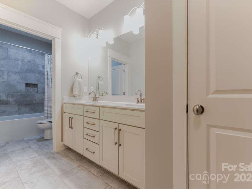 521 Sweet Birch Park Lane, Black Mountain, NC 28711.  MLS# CAR4246773, YatesRealty ID 19534. 