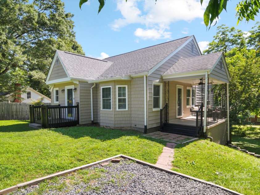 322 Peachtree Street, Albemarle, NC 28001.  MLS# CAR4265833, YatesRealty ID 19535. 