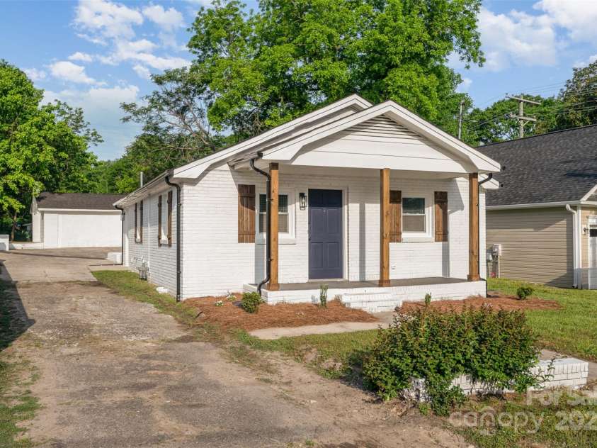 1211 Boyce Street, Gastonia, NC 28052.  MLS# CAR4253873, YatesRealty ID 19537. Front of the house
