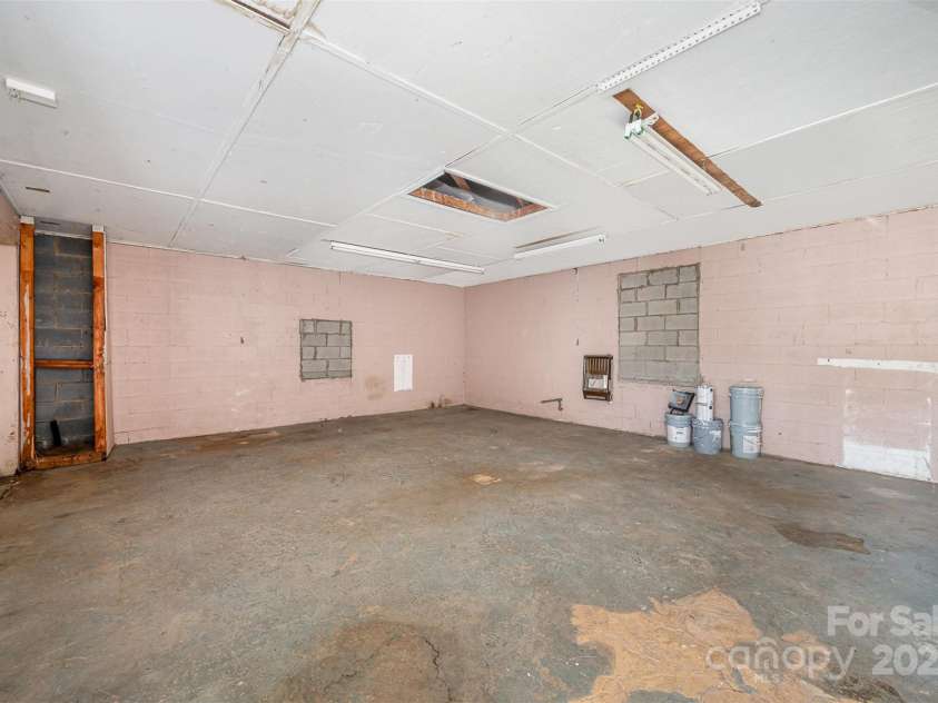 1211 Boyce Street, Gastonia, NC 28052.  MLS# CAR4253873, YatesRealty ID 19537. Workshop