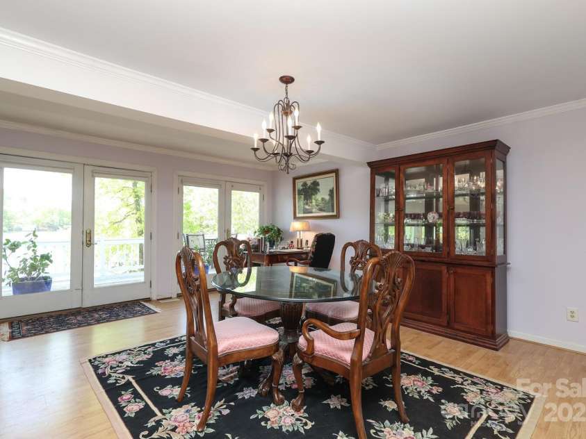 17333 Saranita Lane, Charlotte, NC 28278.  MLS# CAR4247570, YatesRealty ID 19539. Dining Area