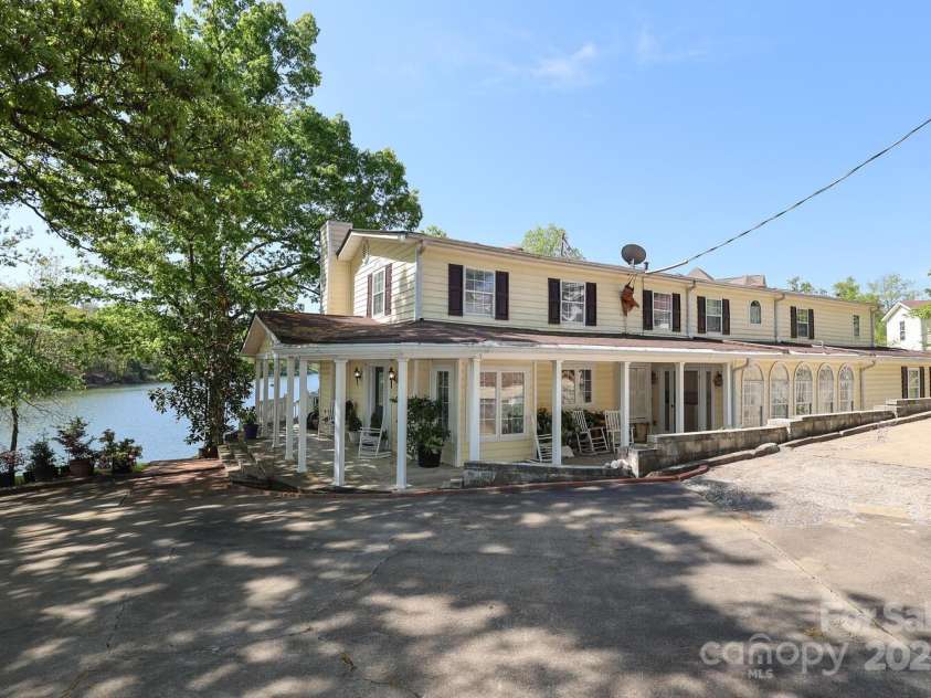17333 Saranita Lane, Charlotte, NC 28278.  MLS# CAR4247570, YatesRealty ID 19539. Exterior View
