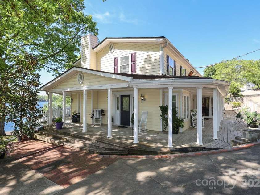 17333 Saranita Lane, Charlotte, NC 28278.  MLS# CAR4247570, YatesRealty ID 19539. Exterior View