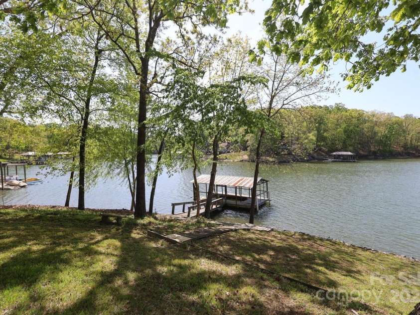 17333 Saranita Lane, Charlotte, NC 28278.  MLS# CAR4247570, YatesRealty ID 19539. Waterview