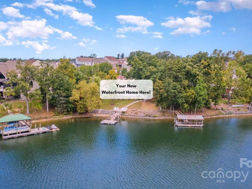 17333 Saranita Lane, Charlotte, NC 28278.  MLS# CAR4311078, YatesRealty ID 19539. 