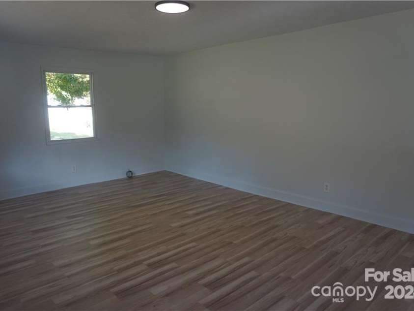 295 Merrills Cove Road, Asheville, NC 28803.  MLS# CAR4202644, YatesRealty ID 1954. 