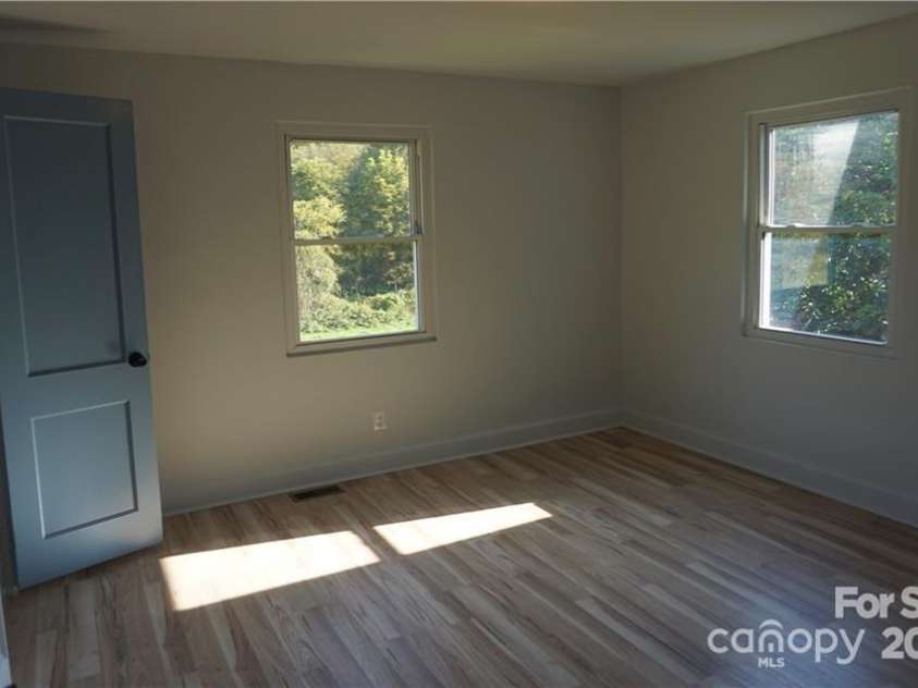 295 Merrills Cove Road, Asheville, NC 28803.  MLS# CAR4202644, YatesRealty ID 1954. 