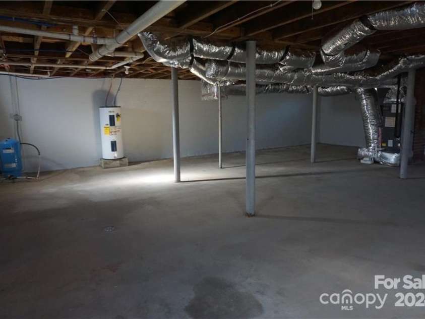 295 Merrills Cove Road, Asheville, NC 28803.  MLS# CAR4202644, YatesRealty ID 1954. 