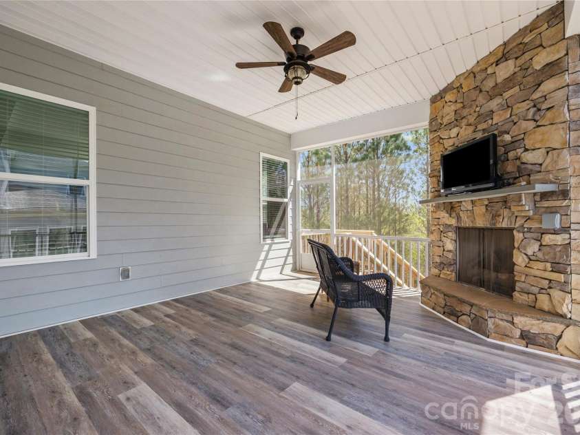 455 Brier Knob Drive, Fort Mill, SC 29715.  MLS# CAR4335244, YatesRealty ID 19540. 