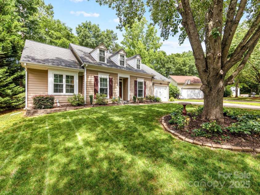 13600 Seastone Lane, Pineville, NC 28134.  MLS# CAR4269521, YatesRealty ID 19541. 