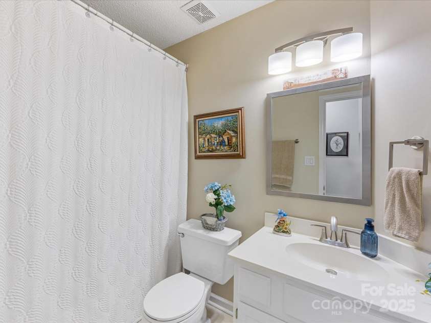 13600 Seastone Lane, Pineville, NC 28134.  MLS# CAR4269521, YatesRealty ID 19541. Full Bathroom